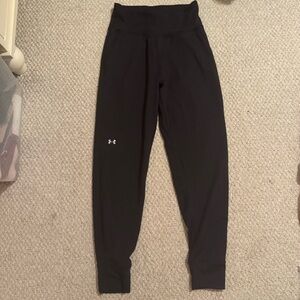 Under Armour women’s black joggers small